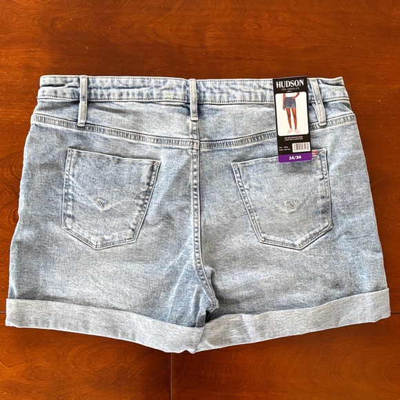 Hudson Los Angeles Mid-Rise Premium Denim Shorts with Cuffed Hem NWT.  14 - Picture 5 of 10